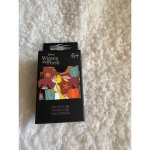 Loungefly Disney Winnie the Pooh‎ Autumn Puzzle Pin- Rabbit